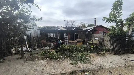 Gestionan ayuda para familia damnificada por incendio de Nacimiento
