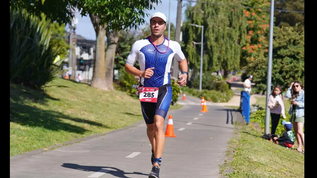 Fernando Ponce en el atletismo marcó la diferencia, La Tribuna