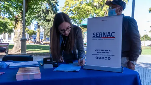 Sernac investiga daños a consumidores: Más de 700 denuncias por mega-apagón