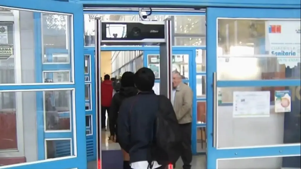 Controversia por detector de metales en liceo de Temuco tras ataque con arma blanca, Cedida