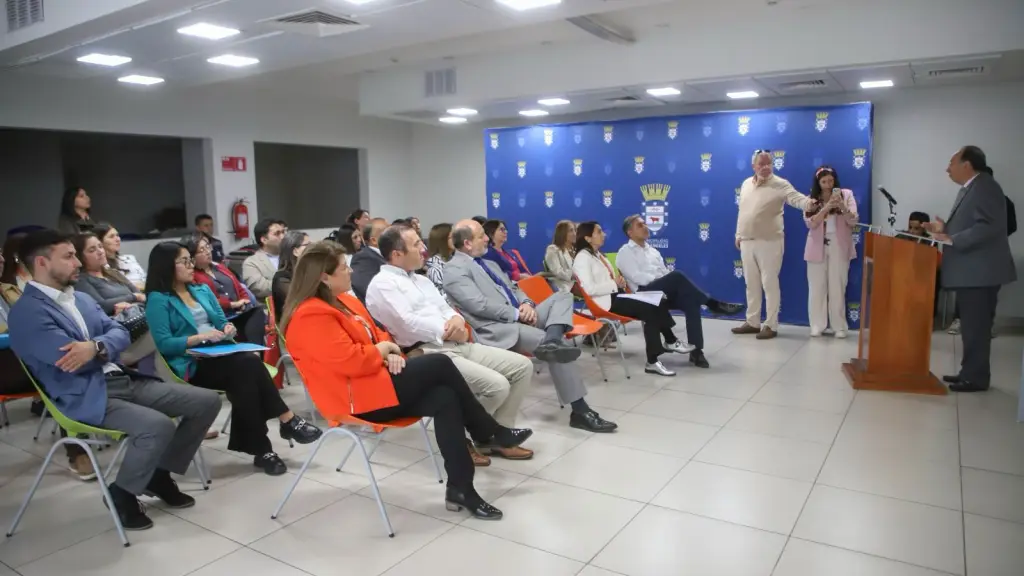 Los Ángeles aumenta en un 50% los fondos de la Beca Municipal para estudiantes de enseñanza superior, Cedida