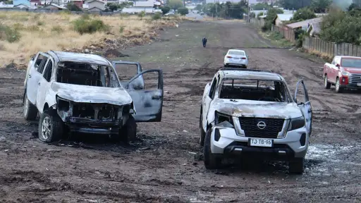 Nuevo atentado incendiario en Angol: Dos camionetas resultaron quemadas