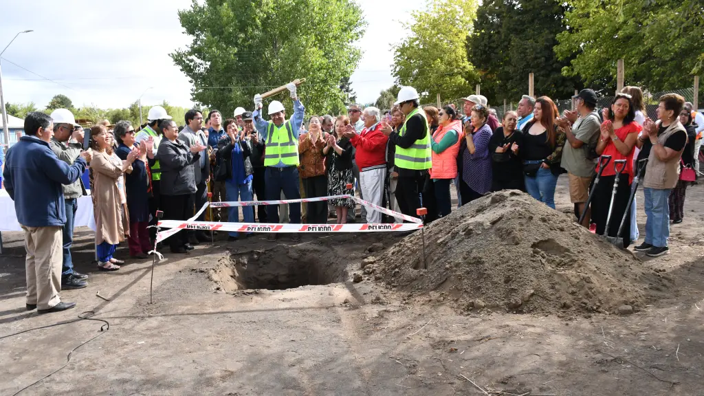 primera piedra del ambicioso megaproyecto Avenida-Parque Rústico Molina. , Municipalidad de Tucapel