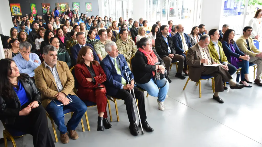 La ceremonia se realizó en la Corporación Cultural Municipal de Los Ángeles., La Tribuna