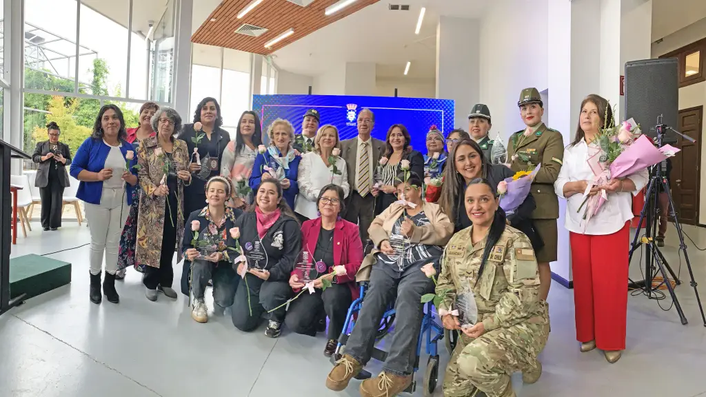 Mujeres premiadas, La Tribuna