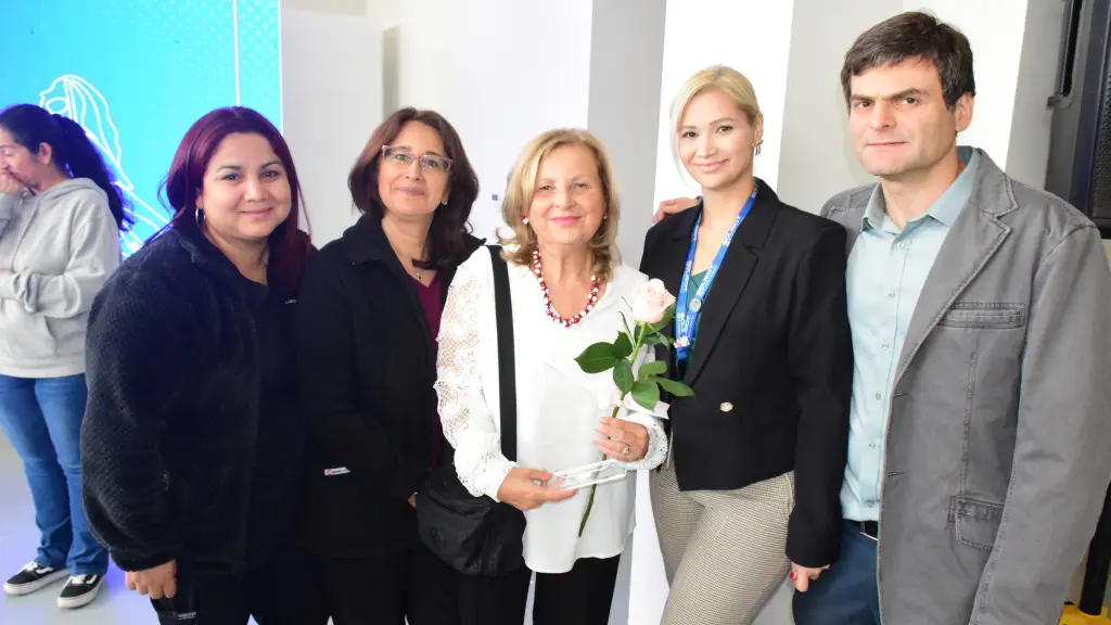 Yasna Figueroa; Alejandra Avilés; Dra. Lucy Kojchen; Celestia Pernia e Ignacio Vicuña.   / La Tribuna