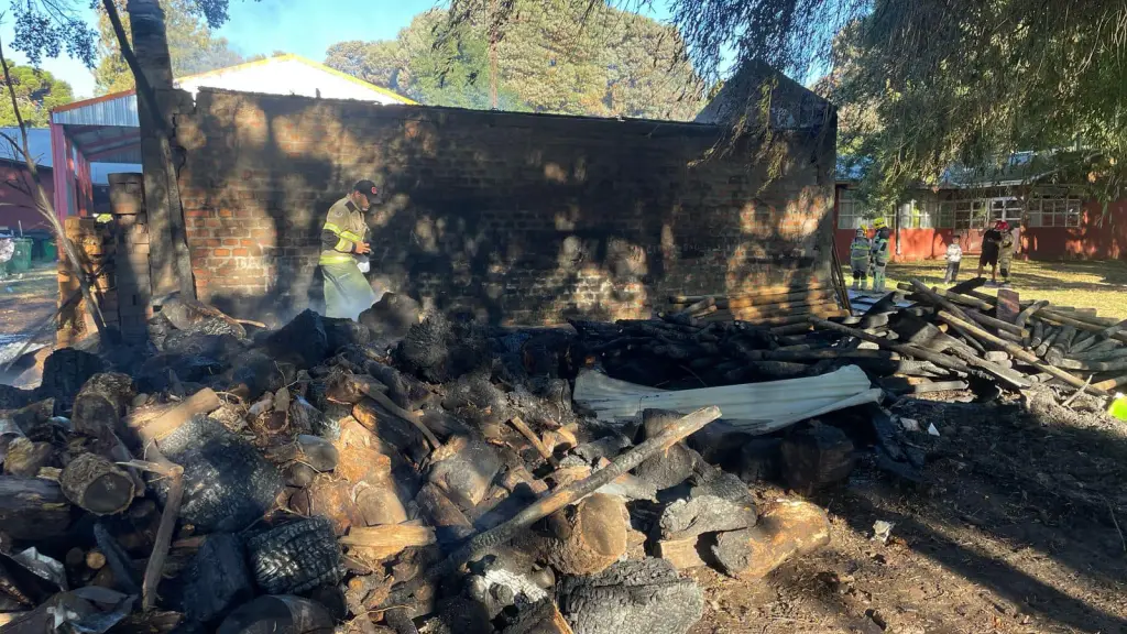 Incendio afectó a la Escuela de Vaquería de Negrete, La Tribuna