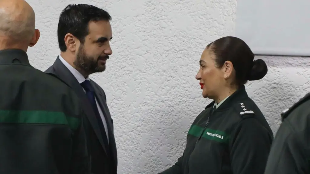 En su nuevo cargo junto a autoridades, cedida