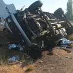 Colisión deja dos fallecidos en la Ruta 5 Sur: Camión impactó a dos vehículos particulares, cedida