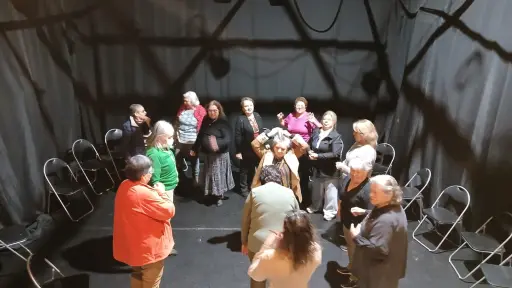 Perfiles y Siluetas presenta segunda versión de taller teatral para adultos mayores en Los Ángeles