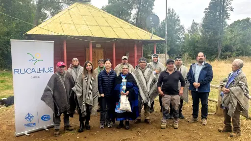 Rucalhue Energía SpA entrega instrumentos musicales e indumentaria tradicional a familias de la comunidad pehuenche de Ayín Mapu