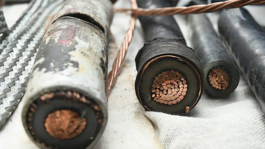 Las empresas eléctricas han debido invertir en tecnología, estudios, campañas y recorridos preventivos frente al incremento del robo de cables durante el último tiempo. 