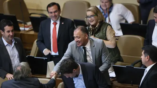 José Miguel Castro asume presidencia de la Cámara de Diputados tras inédita definición por tómbola