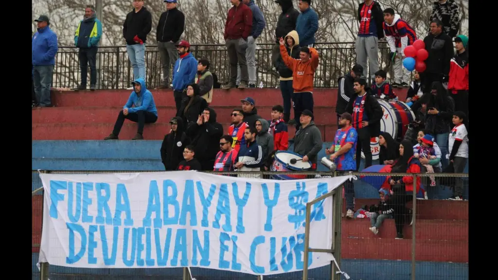 Una imagen que en octubre del año pasado ya reflejaba el quiebre total entre la S.A. y la hinchada, La Tribuna