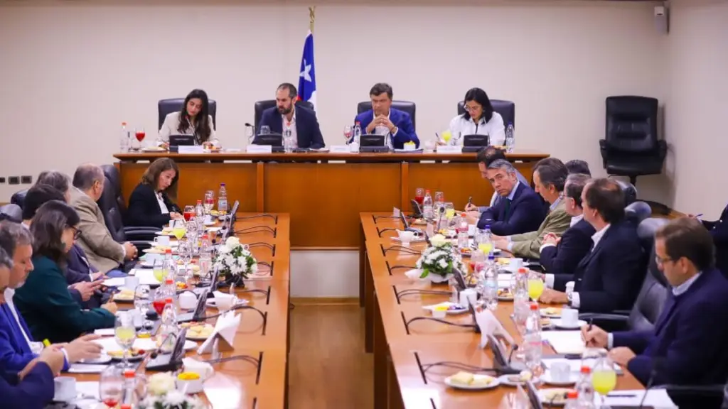 Fedefruta F.G. ha advertido que las restricciones impuestas por Estados Unidos van en desmedro de productores y trabajadores, por lo que han buscado mirar a nuevos mercados.