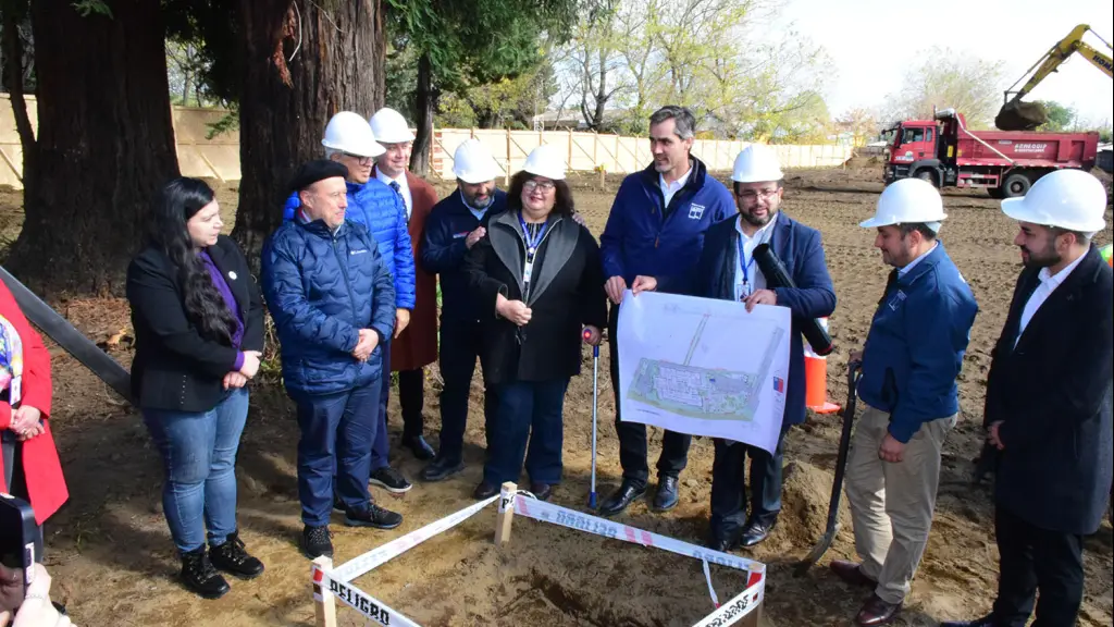 Con la colocación de la primera piedra, se iniciaron las obras de construcción del Cosam en Los Ángeles., La Tribuna