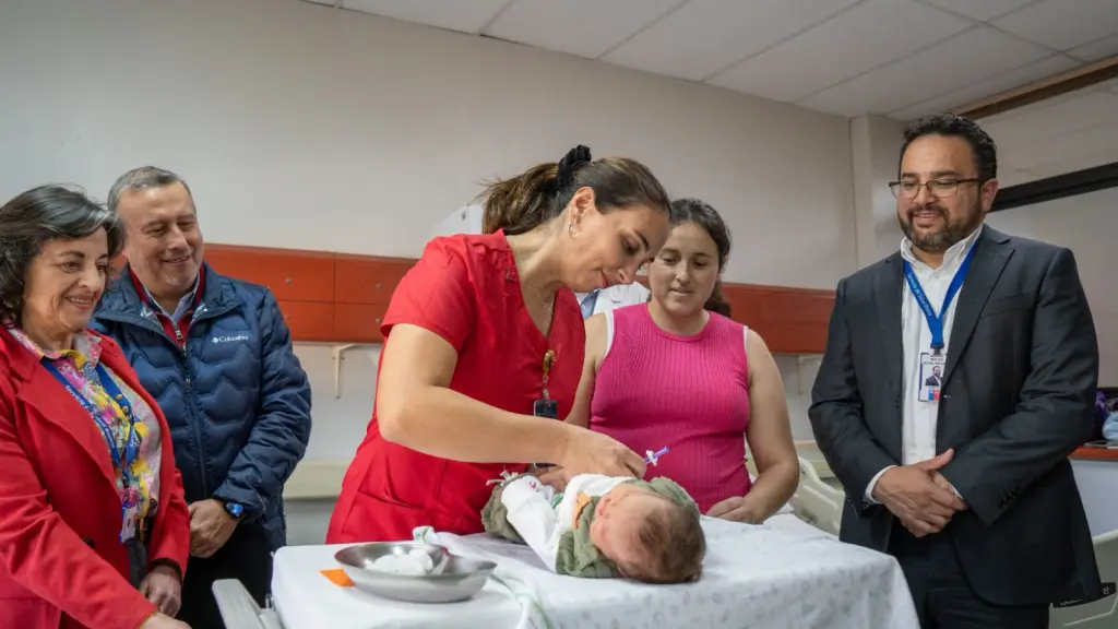 Autoridades participaron en un nuevo punto de inmunización contra el Virus Respiratorio Sincicial , Seremi de Salud Biobío