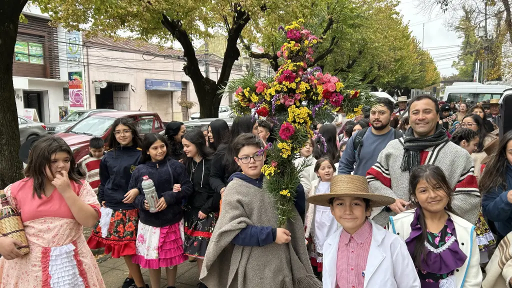 Celebración de la Ceuz de Mayo , La Tribuna