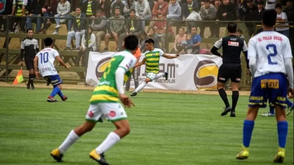 En el Estadio Municipal de Nacimiento, el club local y Deportes Laja Histórico animarán un entretenido duelo este sábado., La Tribuna