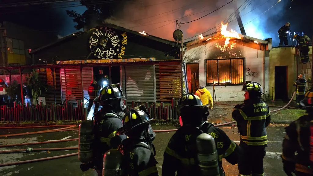 El incendio se registró durante la madrugada del domingo recién pasado., Cuerpo de Bomberos de Los Ángeles.