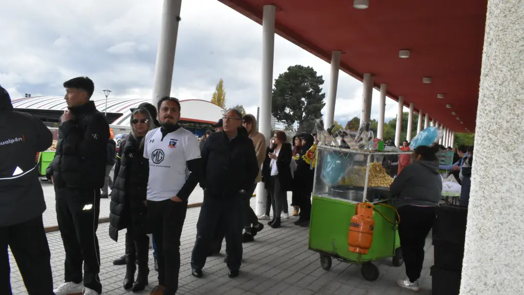 Visita del Bus Museo Centenario de Colo-Colo a Los Ángeles | 