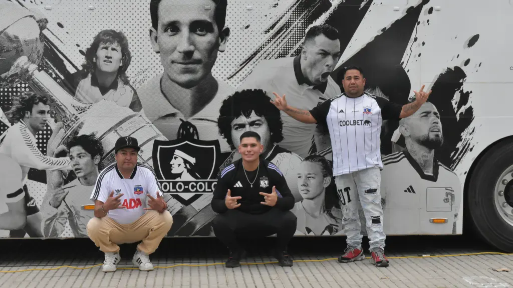 Visita del Bus Museo Centenario de Colo-Colo a Los Ángeles | 