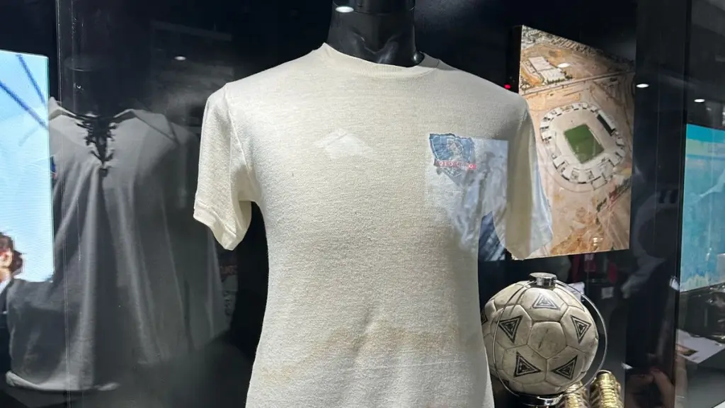 Visita del Bus Museo Centenario de Colo-Colo a Los Ángeles | 