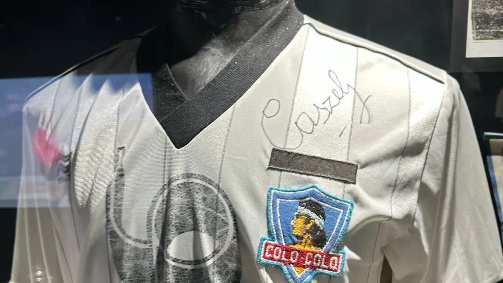 Visita del Bus Museo Centenario de Colo-Colo a Los Ángeles | 