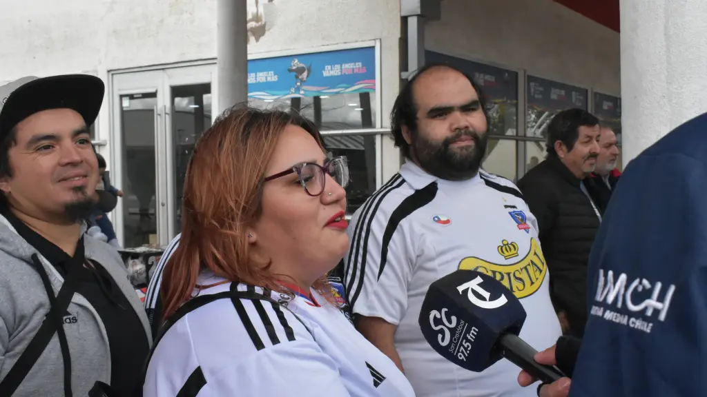 Visita del Bus Museo Centenario de Colo-Colo a Los Ángeles | 