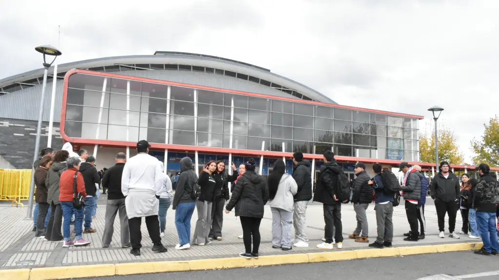 Visita del Bus Museo Centenario de Colo-Colo a Los Ángeles | 