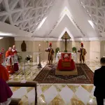 Imagen difundida por el Vaticano del rito de constatación. , ZUMA / EUROPA PRESS