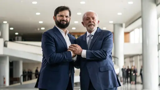 Boric inicia visita oficial a Brasil con reunión clave junto a Lula y firma de acuerdos bilaterales