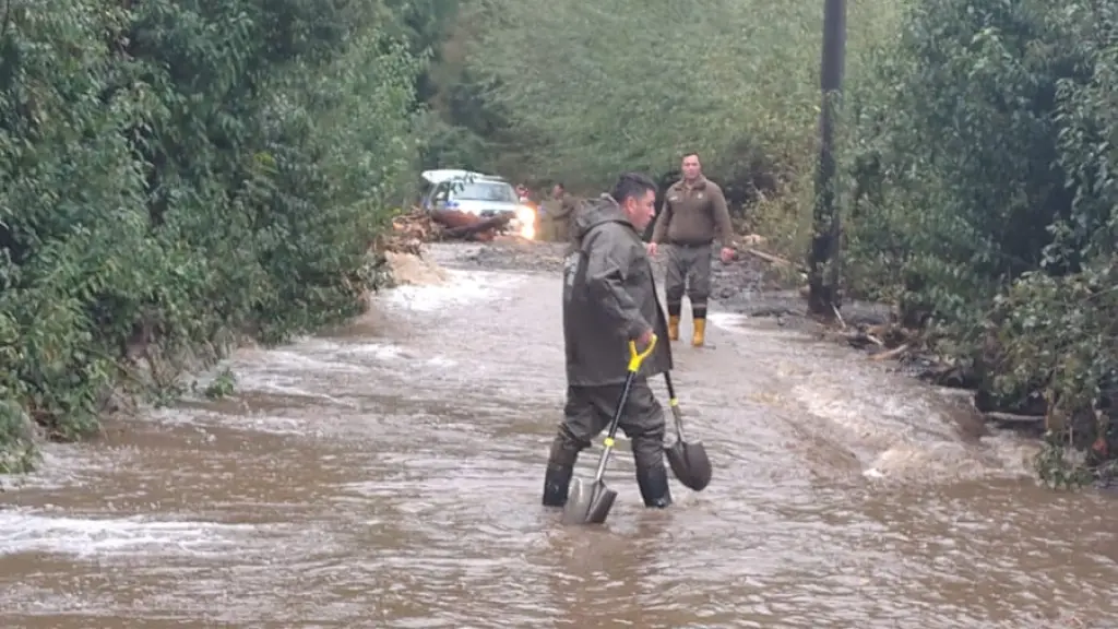 Lluvias Pucón, Carabineros de Chile