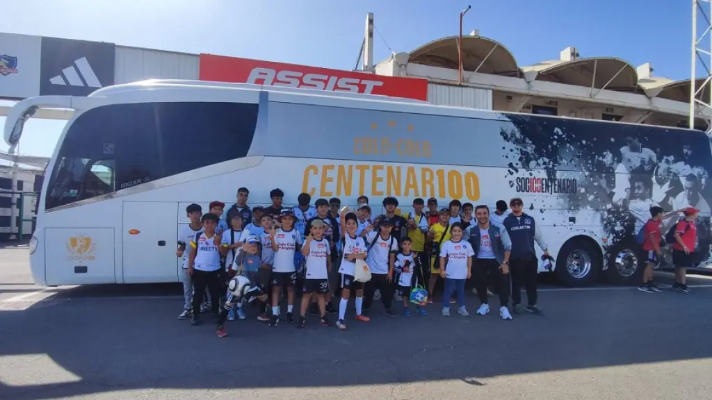 Bus centenario de Colo Colo 