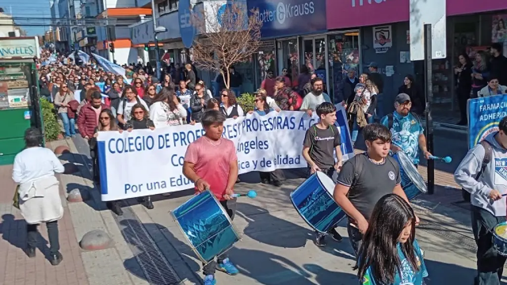 Marcha profesores, Fredy Muñoz, La Tribuna