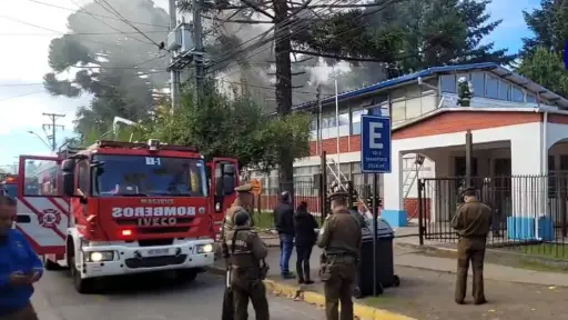 Incendio afectó a Liceo Bicentenario Luis Saldes Irarrázabal en Yumbel