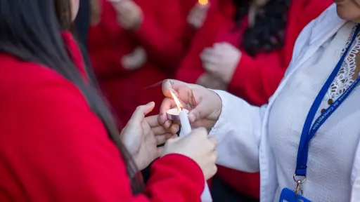 Luces de Memoria: Biobío encendió velas por quienes luchan y lucharon contra el VIH/SIDA