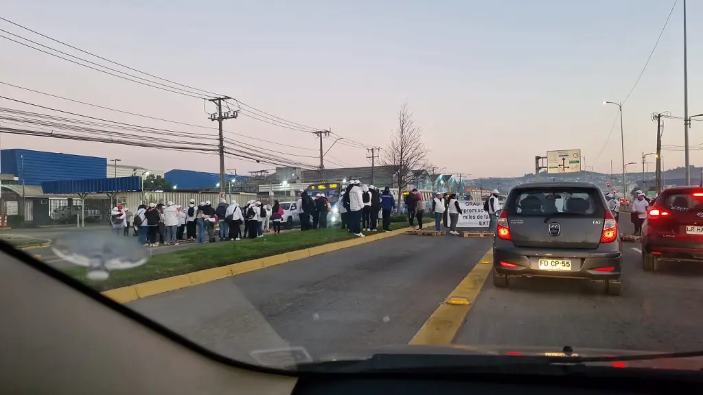 Protestas por cierre de Pacific Blu generan cortes de tránsito en Talcahuano, cedida