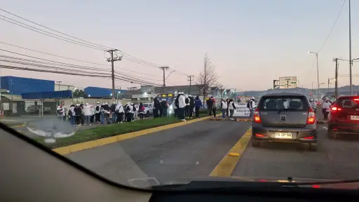 Protestas por cierre de Pacific Blu generan cortes de tránsito en Talcahuano