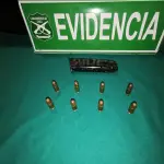 Cartuchos y cargador incautado en uno de los operativos., Cedida