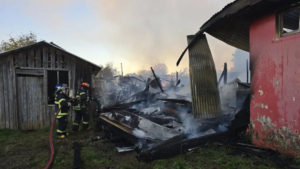 “Este sueño no se apaga con fuego”: autoridades comprometen reconstrucción de la Escuela de Villucura, Municipalidad de Santa Bárbara