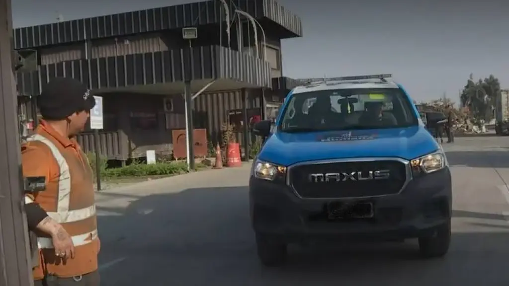 La fuerza de la explosión causó la muerte inmediata de uno de los trabajadores, mientras que su compañero resultó herido., captura de pantalla | Chilevisión