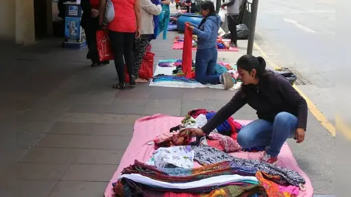 Histórica caída en la informalidad laboral en el Biobío: cifra alcanza su nivel más bajo desde 2017
