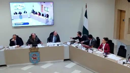 Aquí no está en su fundo: Fuerte discusión entre concejal Salcedo y alcalde Pérez en el Concejo Municipal de Los Ángeles