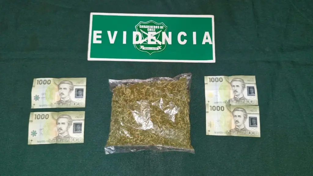 Carabineros incautó droga y dinero en efectivo., Cedida