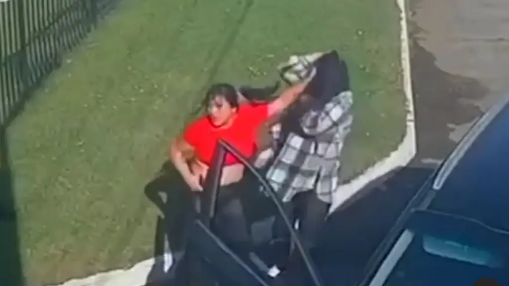 Revelan detalles del ataque a mujer que fue baleada en su cabeza a las afueras de un motel en Coronel: Permanece en riesgo vital, cedida