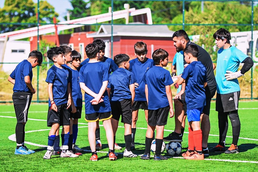 Giovanni Olivares, director de Go Academy en pleno entrenamiento / La Tribuna