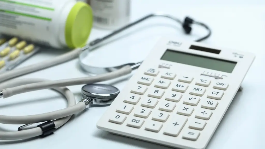 Valenzuela sostuvo que el GORE no tiene la obligación ni capacidad estructural para sostener la carga financiera en materia de salud. , Freepik 