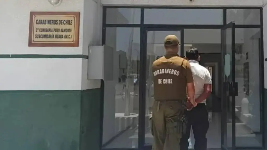 Trece carabineros detenidos por corrupción y asociación delictiva tras operativo en Huara, Carabineros