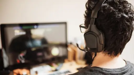 Los audífonos gamer más usados por streamers y pros